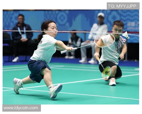 羽毛球双打中场上沟通模式与临场表现关系探讨